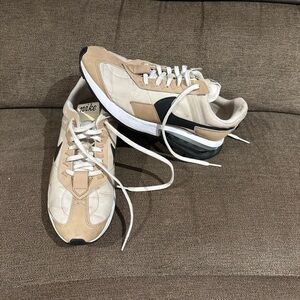 Nike Air Max Pre Day Shoes Womens Size 9.5  Beige Black Sneakers DC4025-100